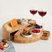 Round wooden chopping board and cutlery set